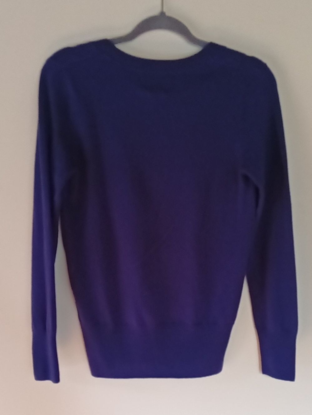Cashmere Banana Republic Purple 🟣 V-neck Sweater Ribbed Cuffs And Hem Small NWT - Picture 6 of 6